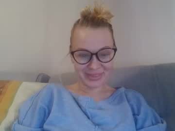Cold__Moon Chaturbate stream image from April 02, 2025