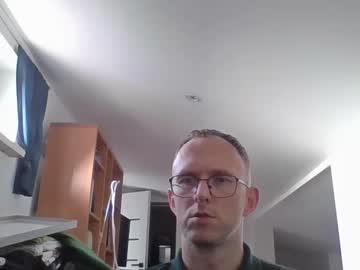 Dziubeasek85 Chaturbate stream image from April 02, 2025