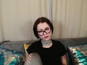 Lerabeckett Chaturbate stream image from April 02, 2025