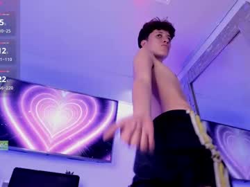 Aron_Brown__ Chaturbate stream image from April 02, 2025