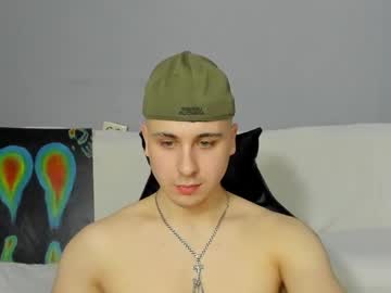 Hollybbaby11 Chaturbate stream image from April 02, 2025