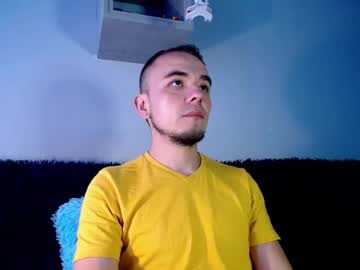 Alrevex Chaturbate stream image from April 02, 2025
