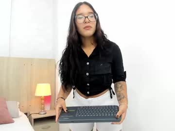 Olivia_Carballo Chaturbate stream image from April 02, 2025