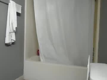 Honeyybunn421728 Chaturbate stream image from April 02, 2025