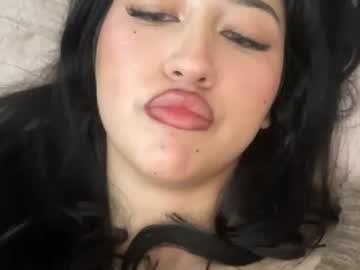 Zzzdoll Chaturbate stream image from April 02, 2025