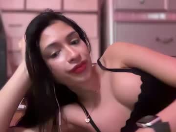 Cherliecarmen Chaturbate stream image from April 02, 2025