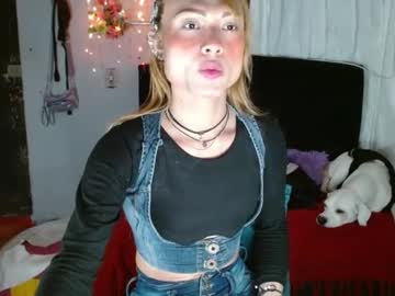 Azalea_Nena Chaturbate stream image from April 03, 2025