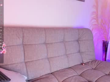 Chiara_Thomson Chaturbate stream image from April 03, 2025