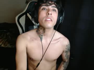 Thatbiguyoctober Chaturbate stream image from April 03, 2025