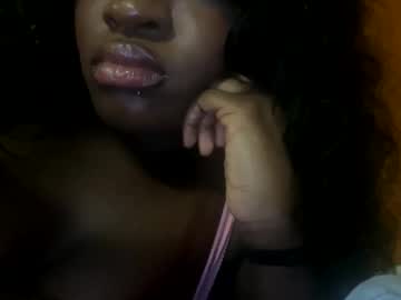Niahlovesgod Chaturbate stream image from April 03, 2025
