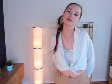 Fannybready Chaturbate stream image from April 03, 2025