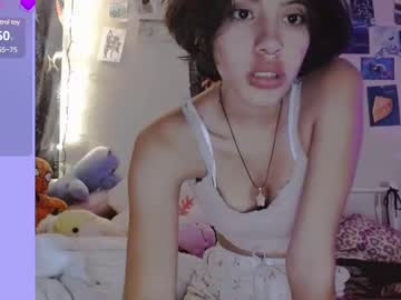 Rubyred6923 Chaturbate stream image from April 03, 2025