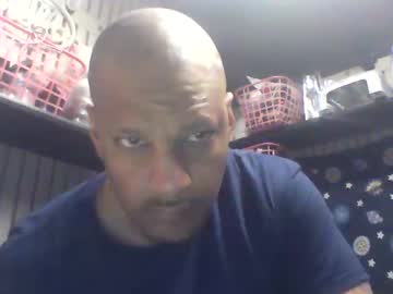 Brucelocek257927 Chaturbate stream image from April 03, 2025