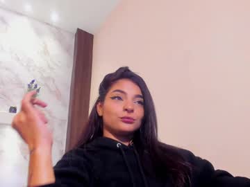 Kiaragray2 Chaturbate stream image from April 03, 2025