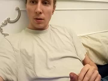 Ndkdkennd Chaturbate stream image from April 03, 2025