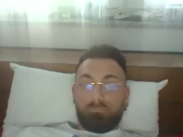 Goditiilmomento Chaturbate stream image from April 03, 2025