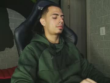 Gregorymanccinni Chaturbate stream image from April 03, 2025