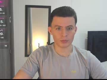 Lucca_Brown Chaturbate stream image from April 03, 2025