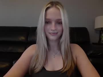 Adelynngray Chaturbate stream image from April 03, 2025