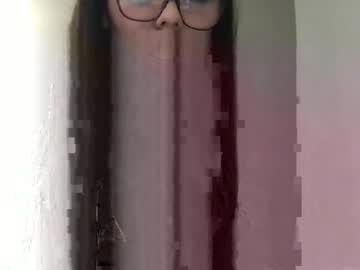 Bloomxval Chaturbate stream image from April 03, 2025
