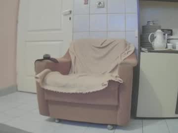 Zelkic Chaturbate stream image from April 03, 2025
