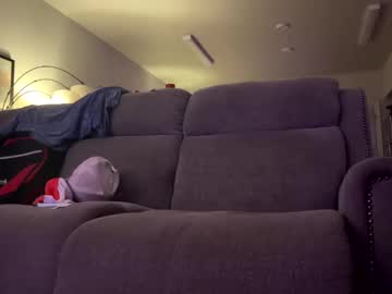 Glassescock Chaturbate stream image from April 04, 2025