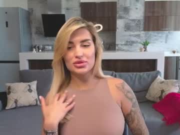 Flora_Esteli Chaturbate stream image from April 04, 2025