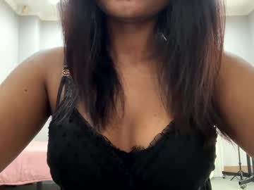 Nikkivic Chaturbate stream image from April 04, 2025