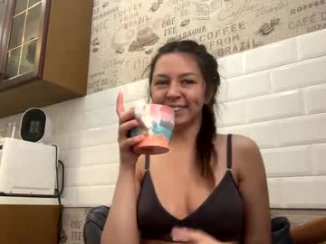 Lu_Krecia Chaturbate stream image from April 04, 2025