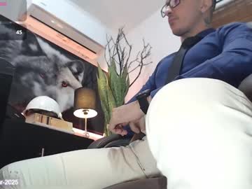 Randylukehot Chaturbate stream image from April 04, 2025