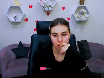 Kira_Cats Chaturbate stream image from April 04, 2025