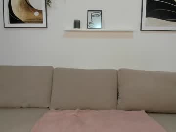 Lilly_Evanns Chaturbate stream image from April 04, 2025
