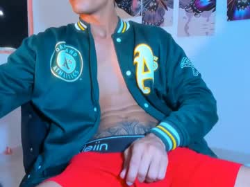 Biglatinhard23 Chaturbate stream image from April 04, 2025