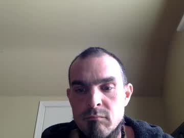 Evilthesquirrell Chaturbate stream image from April 04, 2025