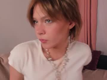 Hildborne Chaturbate stream image from April 04, 2025