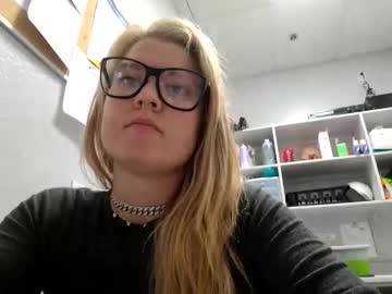 Kkayla132 Chaturbate stream image from April 04, 2025