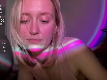 2kepler22b Chaturbate stream image from April 04, 2025