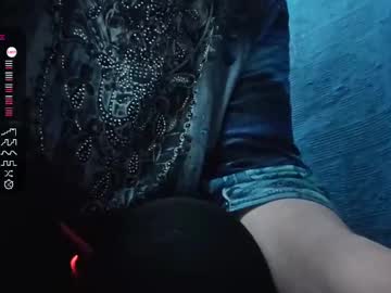 Alexablu00 Chaturbate stream image from April 05, 2025