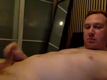 Freshguy22year Chaturbate stream image from April 05, 2025