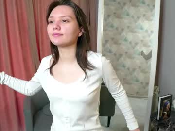 Dollyherrin Chaturbate stream image from April 05, 2025