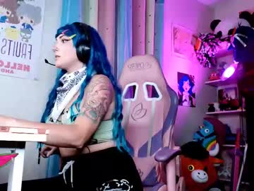 Emeryfennec Chaturbate stream image from April 05, 2025