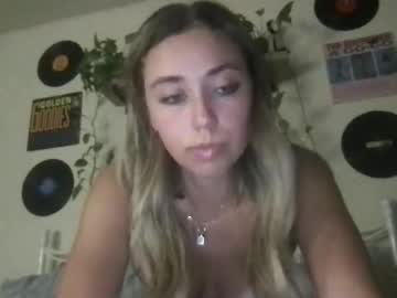 Mariemae21 Chaturbate stream image from April 05, 2025