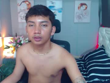 Asian_Hugedickx Chaturbate stream image from April 05, 2025