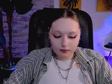 Sallylamb Chaturbate stream image from April 05, 2025