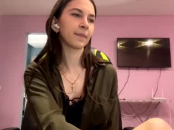 Dollyevetts Chaturbate stream image from April 05, 2025