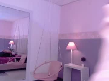 Alix_Golden Chaturbate stream image from April 05, 2025