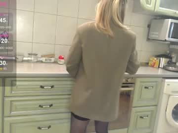 Juicyyyyivy Chaturbate stream image from April 05, 2025