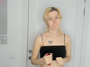 Katieestabrooks Chaturbate stream image from April 05, 2025