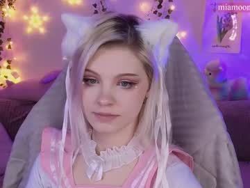 Moonlight_Mia Chaturbate stream image from April 05, 2025