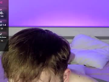 Onetwilight Chaturbate stream image from April 05, 2025
